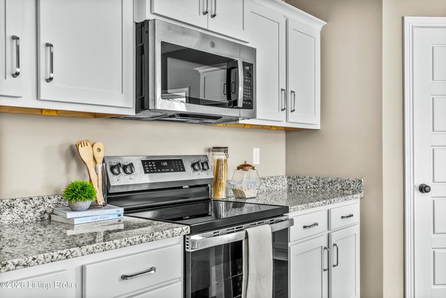 1004 Richwood Way, La Grange, KY 40031