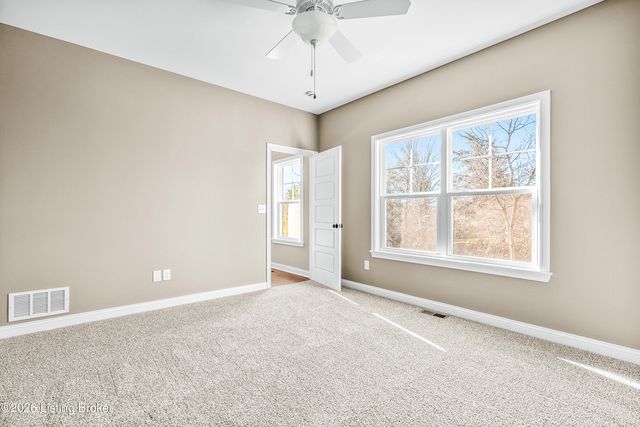 1004 Richwood Way, La Grange, KY 40031