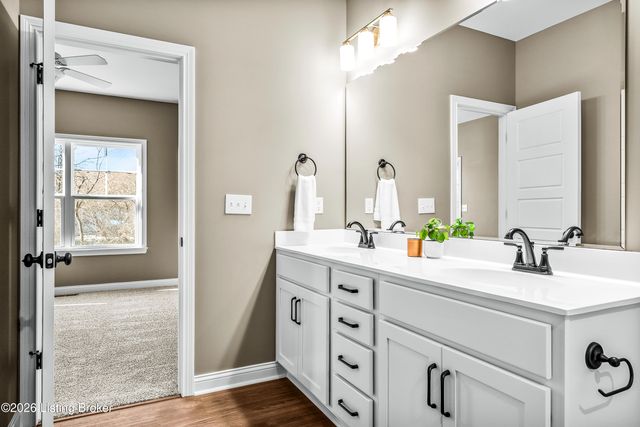 1004 Richwood Way, La Grange, KY 40031