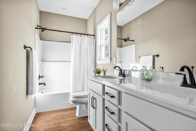 1004 Richwood Way, La Grange, KY 40031