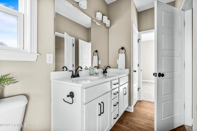 1004 Richwood Way, La Grange, KY 40031