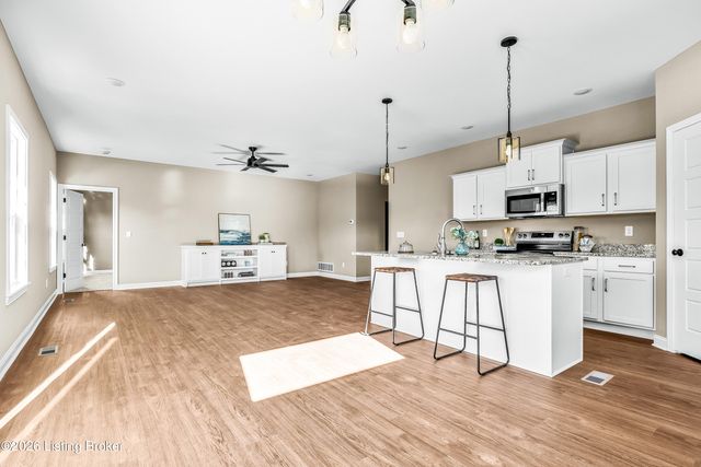 1004 Richwood Way, La Grange, KY 40031