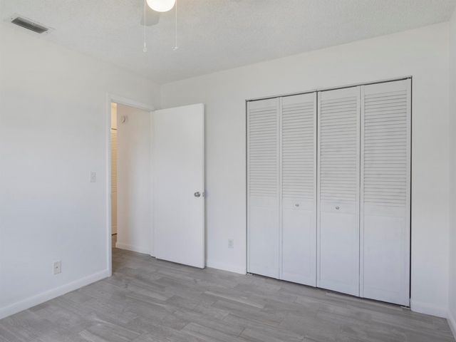 1913 Abbey Road, West Palm Beach, FL 33415