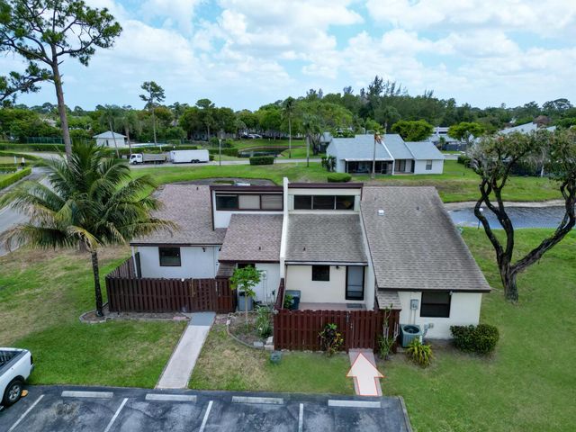 1913 Abbey Road, West Palm Beach, FL 33415