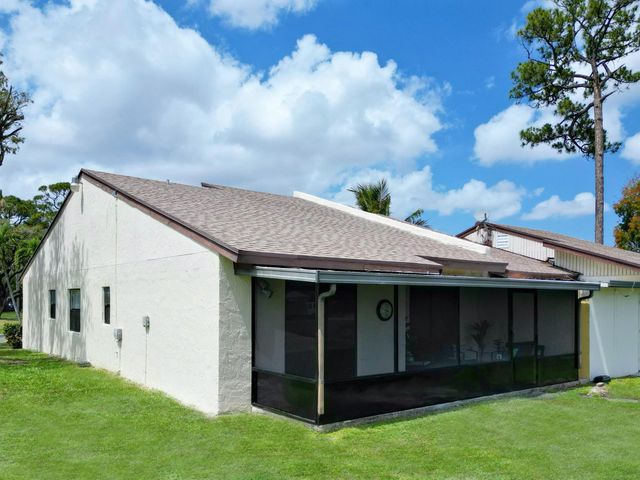 1913 Abbey Road, West Palm Beach, FL 33415