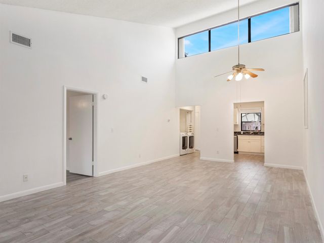 1913 Abbey Road, West Palm Beach, FL 33415