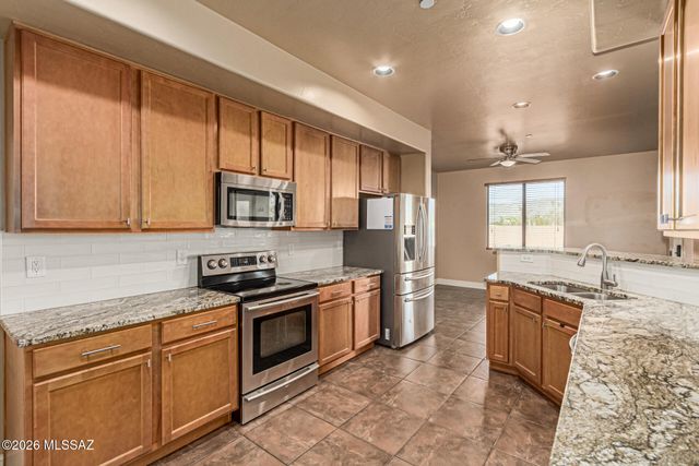 9393 S Via Bandera, Vail, AZ 85641