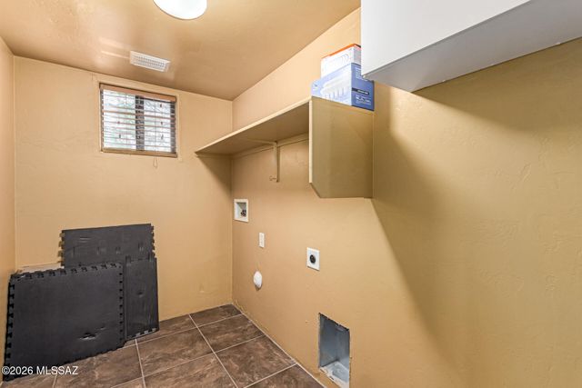 9393 S Via Bandera, Vail, AZ 85641