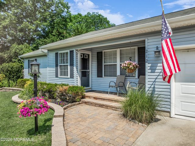 212 Yeoman Road, Manahawkin, NJ 08050