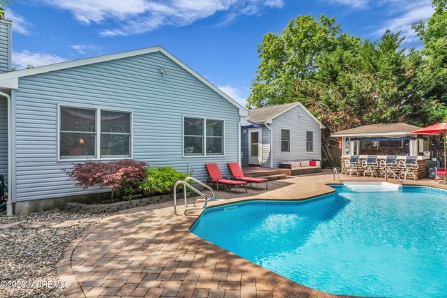 212 Yeoman Road, Manahawkin, NJ 08050
