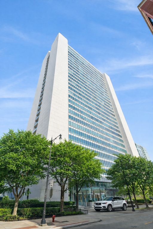 500 W Superior Street 1308, Chicago, IL 60654