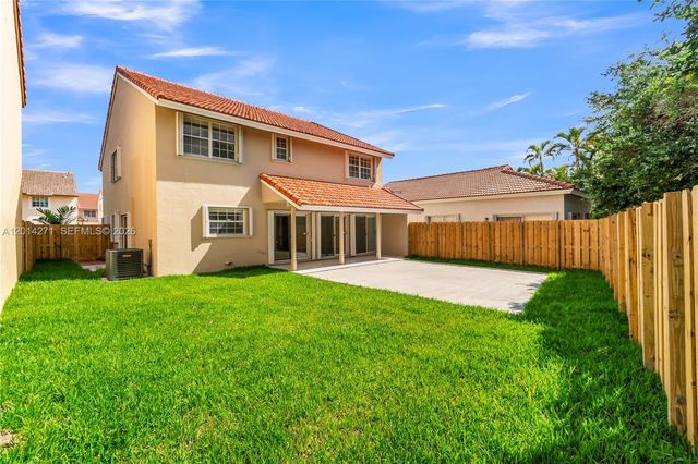 15174 SW 111th St, Miami, FL 33196