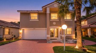15174 SW 111th St, Miami, FL 33196
