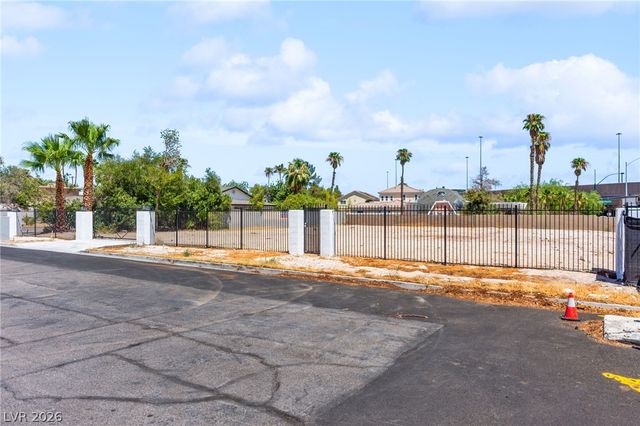 1629 Westwood Drive, Las Vegas, NV 89102