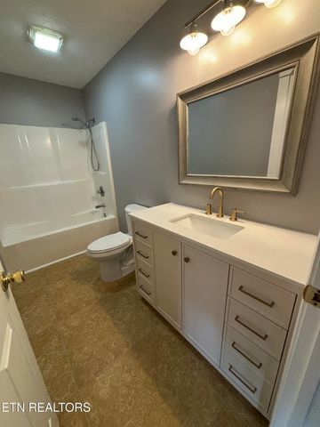 219 Burns St, Alcoa, TN 37701