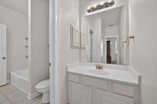 7529 Zinnia Lane, Forest Hill, TX 76140
