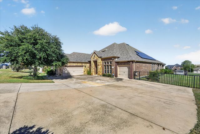 7529 Zinnia Lane, Forest Hill, TX 76140