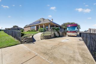 7529 Zinnia Lane, Forest Hill, TX 76140