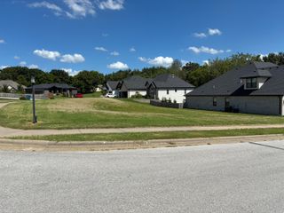 702 South Hickory Drive, Springfield, MO 65809