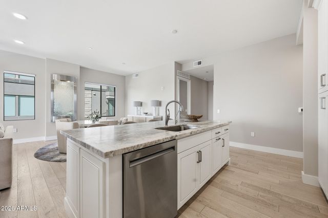 5250 E DEER VALLEY Drive 258, Phoenix, AZ 85054