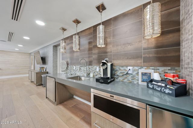 5250 E DEER VALLEY Drive 258, Phoenix, AZ 85054