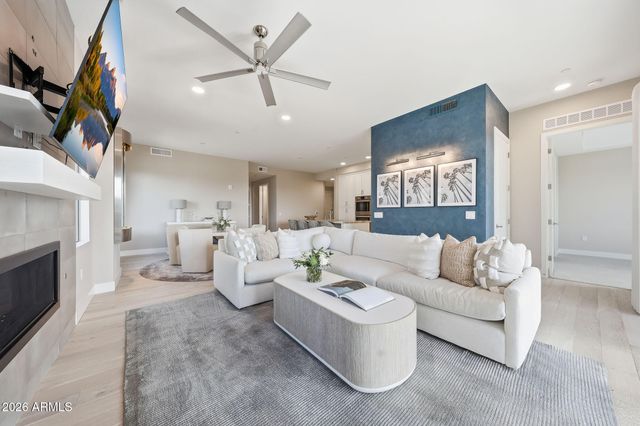 5250 E DEER VALLEY Drive 258, Phoenix, AZ 85054