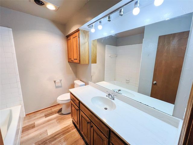 213 Woodbridge Circle, Edmond, OK 73012