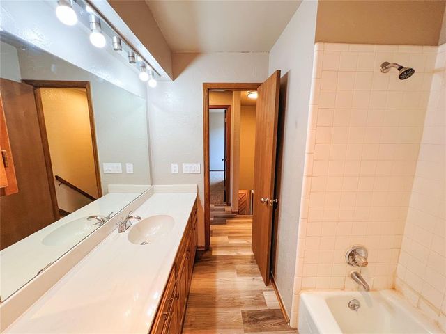 213 Woodbridge Circle, Edmond, OK 73012
