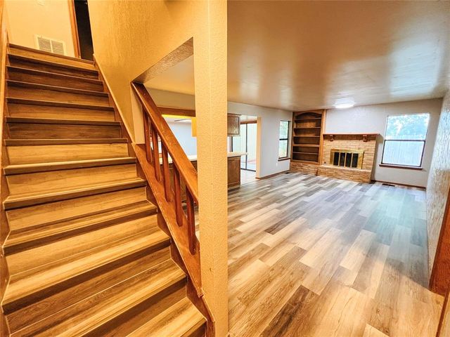 213 Woodbridge Circle, Edmond, OK 73012