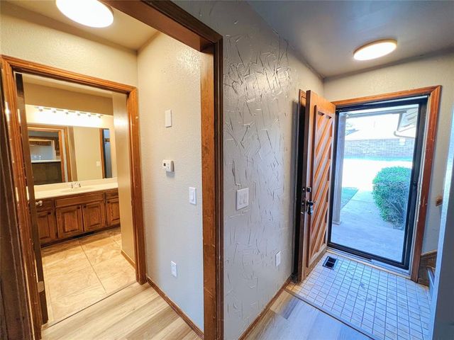213 Woodbridge Circle, Edmond, OK 73012