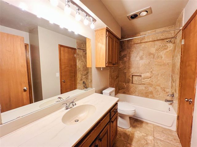 213 Woodbridge Circle, Edmond, OK 73012
