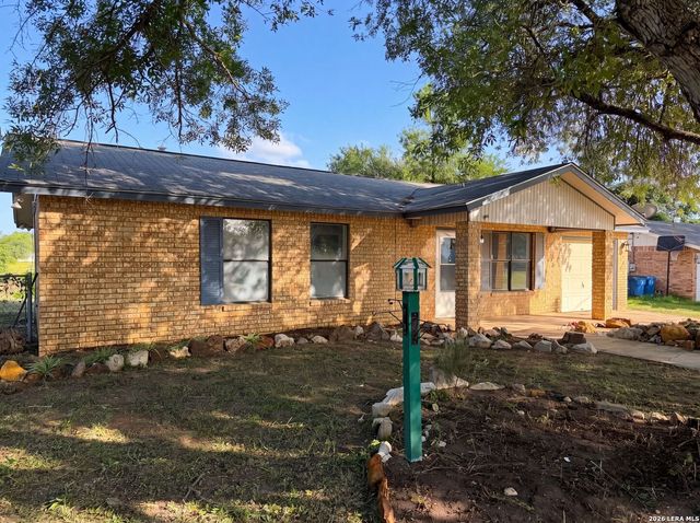 1308 LONGHORN DR, Floresville, TX 78114