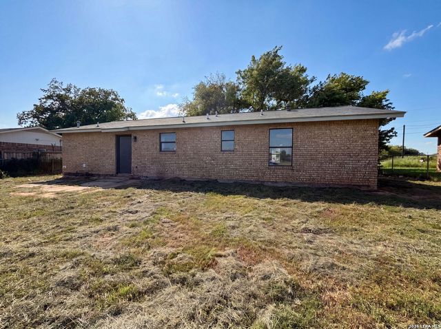 1308 LONGHORN DR, Floresville, TX 78114