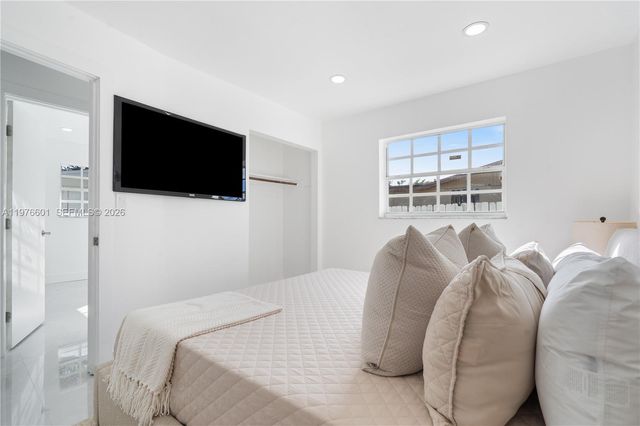 1360 SW 6th Ter, Deerfield Beach, FL 33441