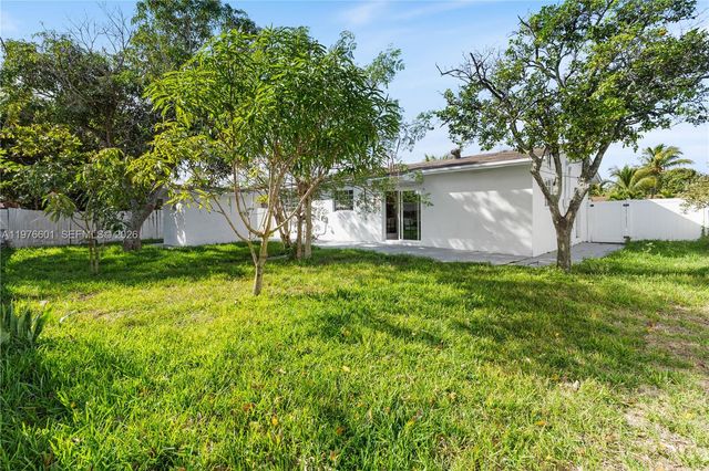 1360 SW 6th Ter, Deerfield Beach, FL 33441