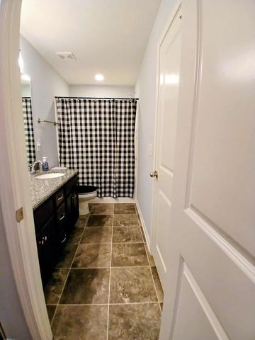 213 Meadowbrook Dr, Shelbyville, TN 37160