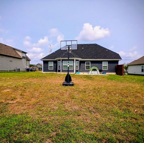 213 Meadowbrook Dr, Shelbyville, TN 37160