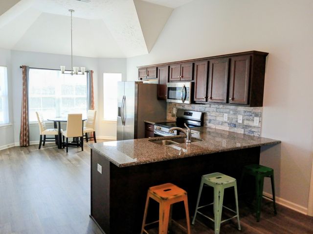 213 Meadowbrook Dr, Shelbyville, TN 37160