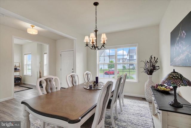 136 VILLAGE RD, Manchester, PA 17345