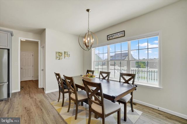 136 VILLAGE RD, Manchester, PA 17345