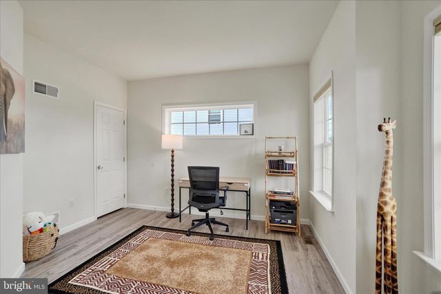 136 VILLAGE RD, Manchester, PA 17345
