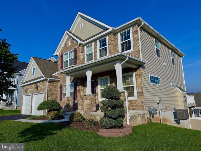 136 VILLAGE RD, Manchester, PA 17345