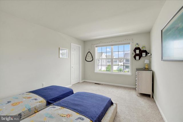 136 VILLAGE RD, Manchester, PA 17345