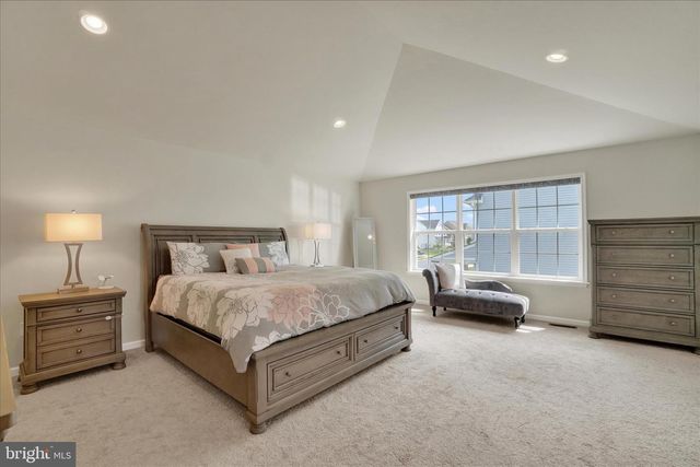 136 VILLAGE RD, Manchester, PA 17345