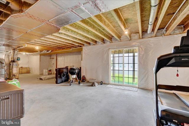 136 VILLAGE RD, Manchester, PA 17345