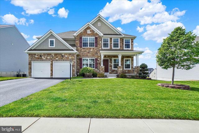 136 VILLAGE RD, Manchester, PA 17345