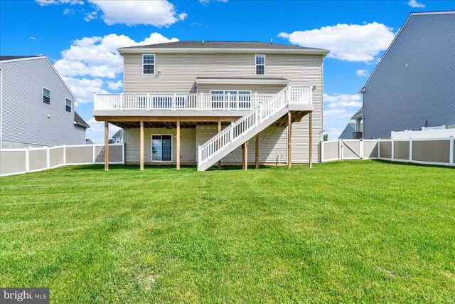 136 VILLAGE RD, Manchester, PA 17345