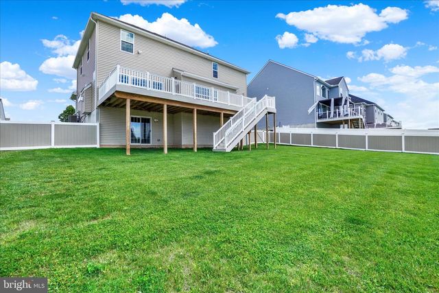 136 VILLAGE RD, Manchester, PA 17345