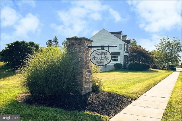 136 VILLAGE RD, Manchester, PA 17345