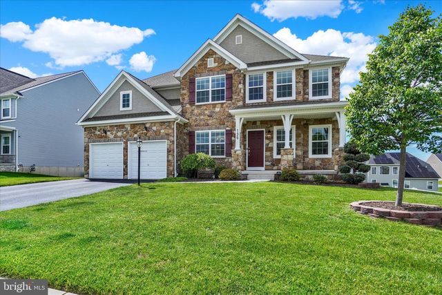 136 VILLAGE RD, Manchester, PA 17345